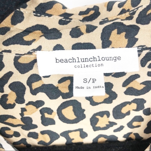 ✅ BeachLunchLounge Cheetah Button down tie blouse SIZE SMALL - Picture 3 of 6
